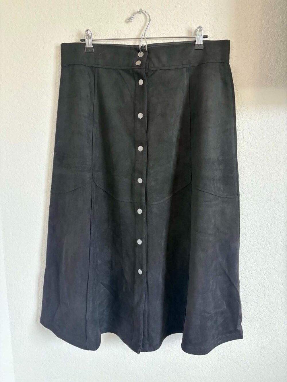 Farmers Market Black Faux Suede Button Front Midi Skirt Size XL A-Line Boho